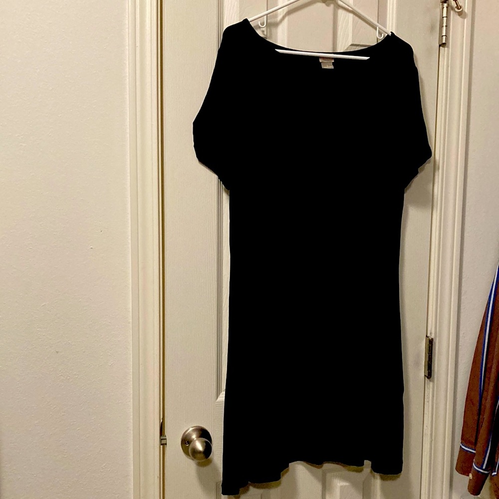 Chicos short sleeve basic black dress, size 2 (12/14).